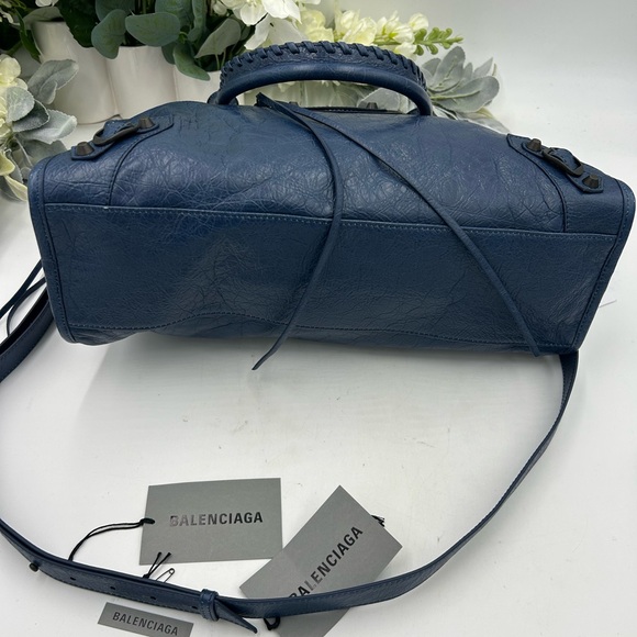 Women's Balenciaga LE CITY medium tote bag in mineral blue lambskin. NWT. - Picture 10 of 13